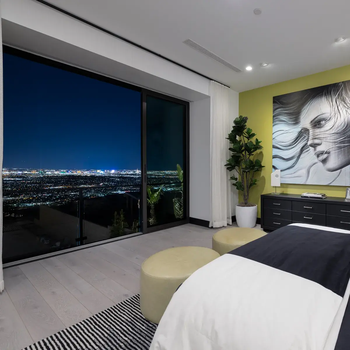 SkyVu - Home 200 City Vu Suite