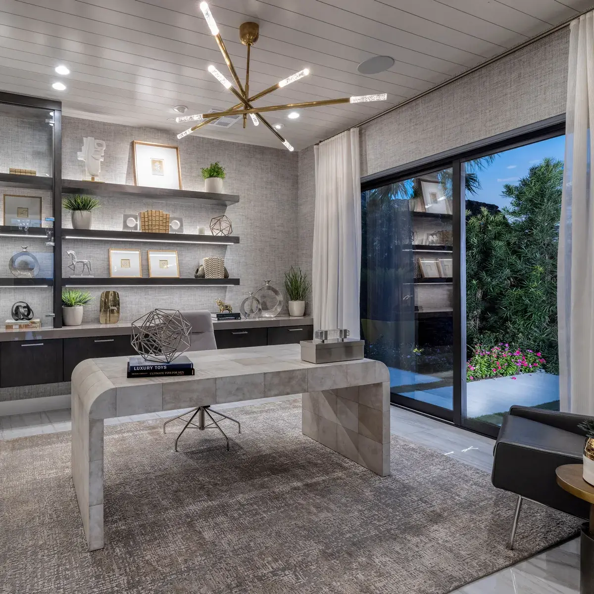 SkyVu 215 - Office