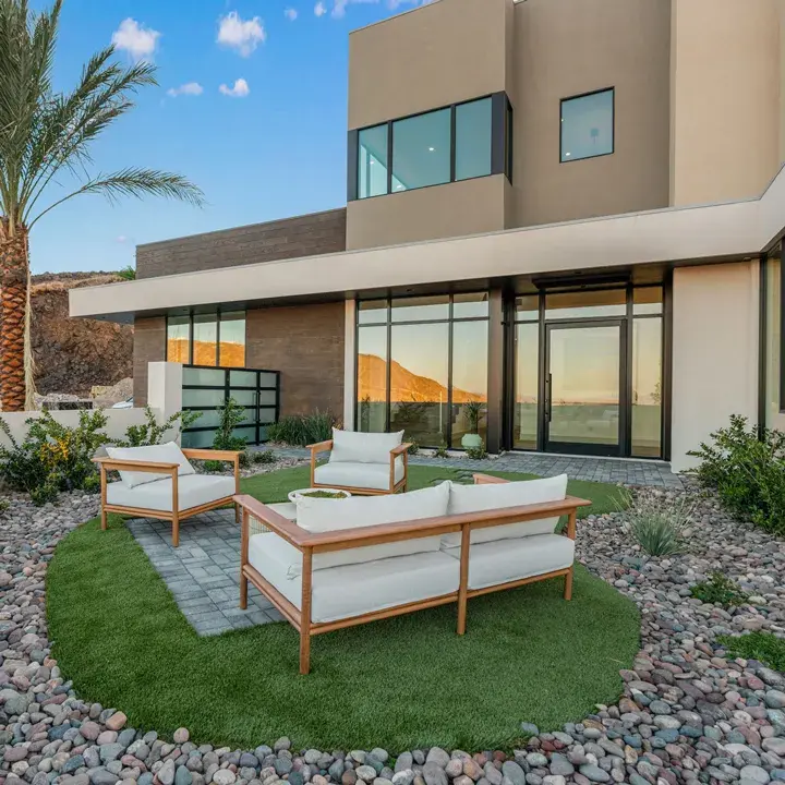 SkyVu Home 218 - Courtyard