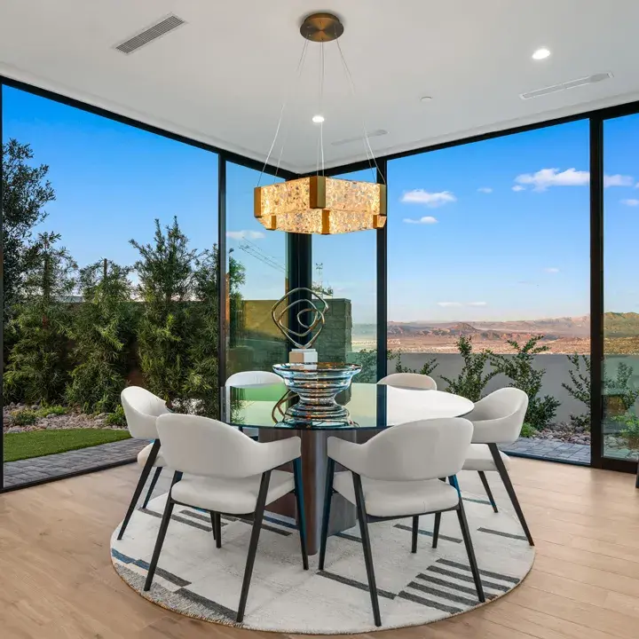 SkyVu Home 218 - Dining Room