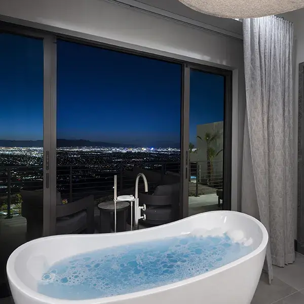 master bath tub