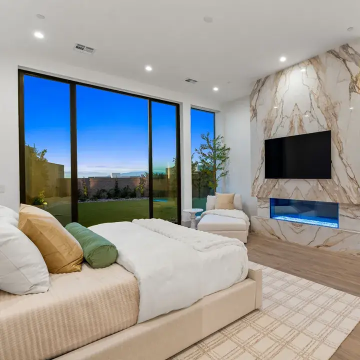 SkyVu Home 218 - Master Suite